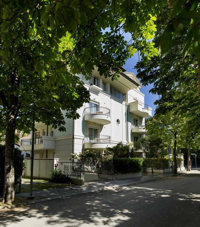 Residence Hamilton Riccione Exteriör bild