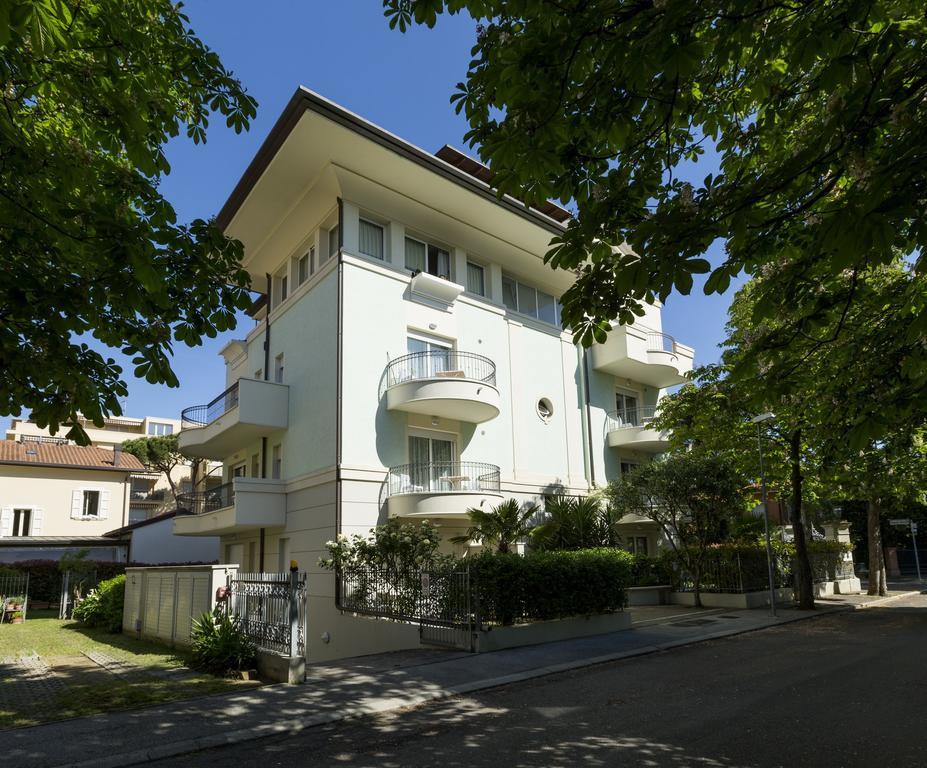 Residence Hamilton Riccione Exteriör bild
