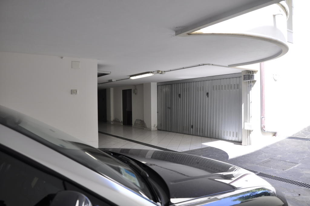 Residence Hamilton Riccione Exteriör bild
