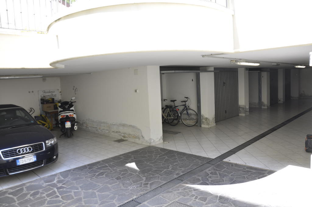 Residence Hamilton Riccione Exteriör bild