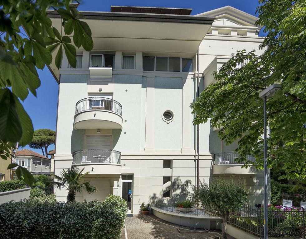 Residence Hamilton Riccione Exteriör bild