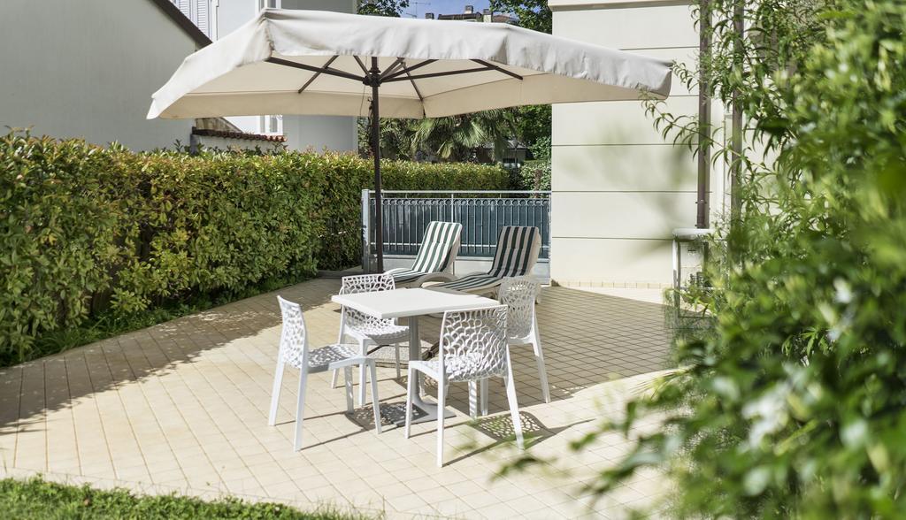 Residence Hamilton Riccione Exteriör bild